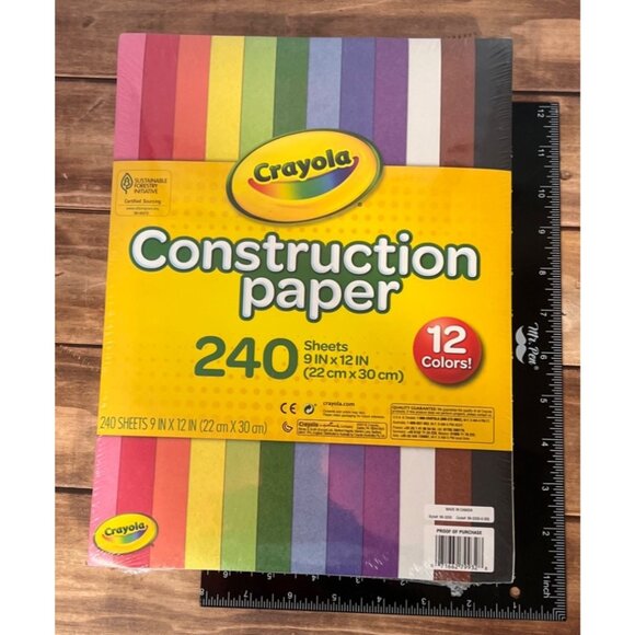 Crayola Construction Paper 240 Sheets 12" X 9" 12 Colors 99-3200 - Picture 1 of 2